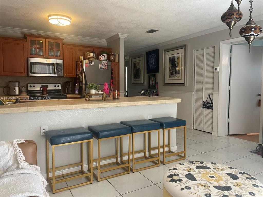3-bedroom Condo — 8851 NW 119th St Unit 6102