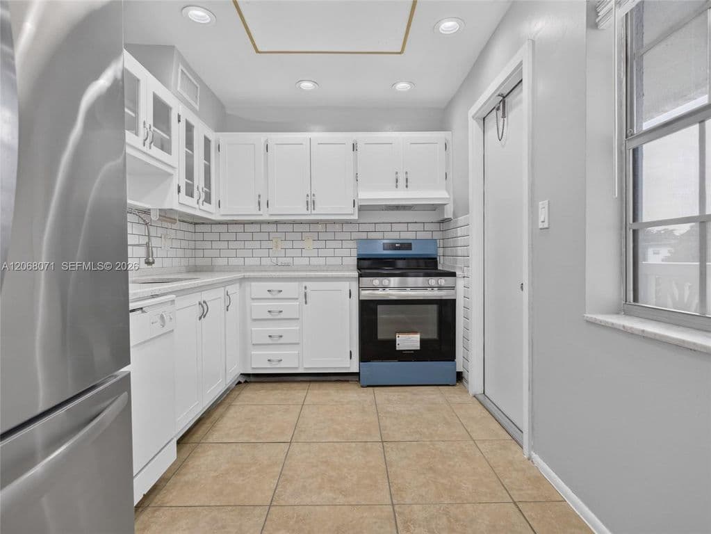2-bedroom Condo — 4140 NW 44th Ave APT 408