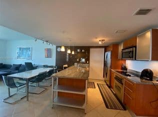 1+1 Condo — 185 SW 7th St APT 1607, Miami, 33130