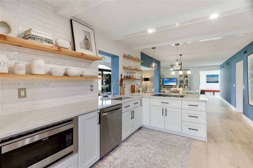 2+1 Condo — 16671 Traders Xing N APT 121