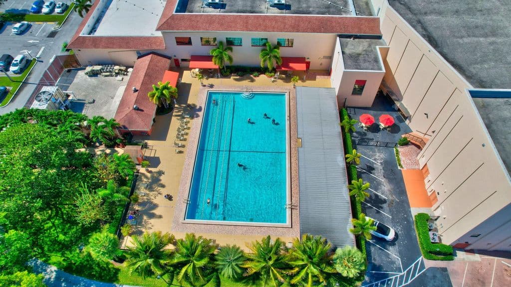 2+1 Condo — 3008 Rexford