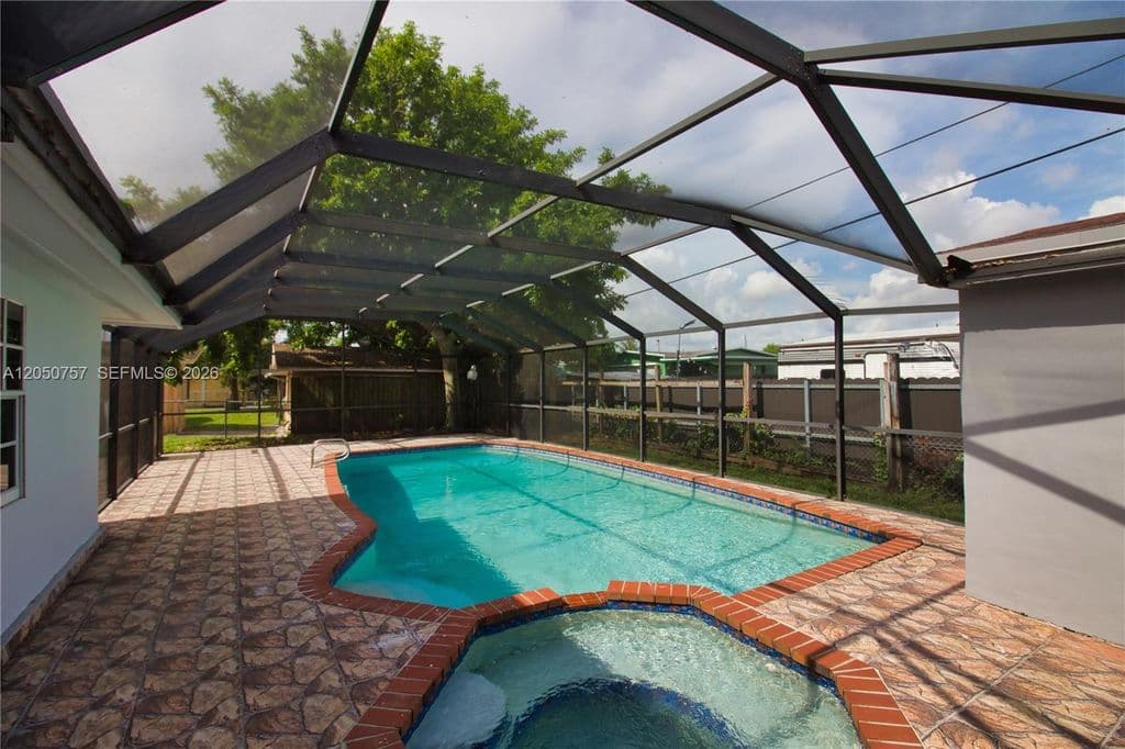 4-bedroom Single-Family Home — 19522 NW 37th Ct