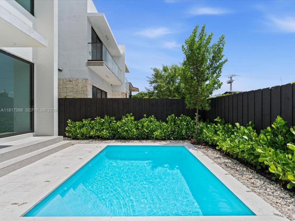 4-bedroom Property — 2732 SW 31st Ave
