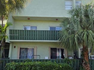 2-bedroom Condo — 8905 NW 28th Dr APT B, Coral Springs, 33065