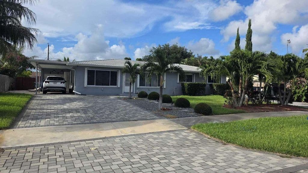 3-bedroom Single-Family Home — 4171 WATERWAY Drive