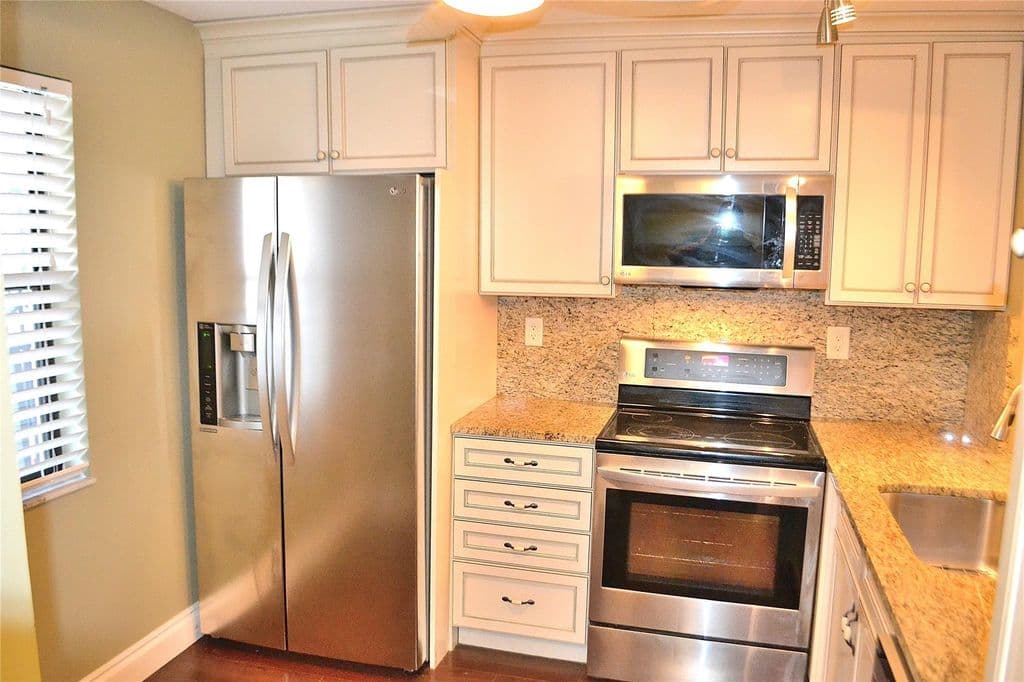 2-bedroom Condo — 8150 W Mcnab Road #210