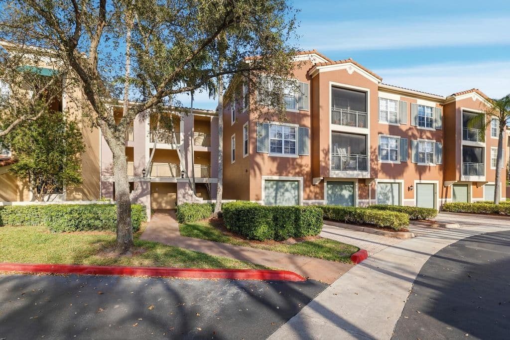 3-bedroom Condo — 11750 Saint Andrews Place #302