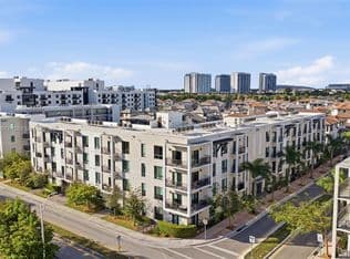 2+1 Condo — 8301 NW 41st St #B-407, Doral, 33166