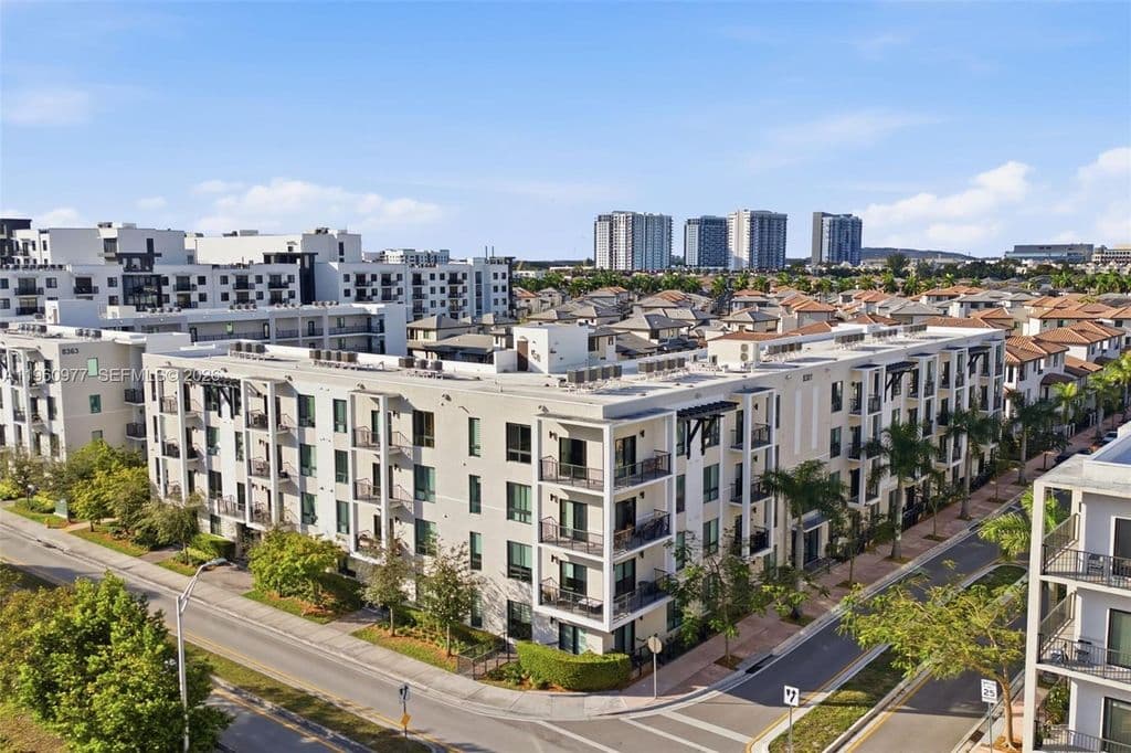 2+1 Condo — 8301 NW 41st St #B-407