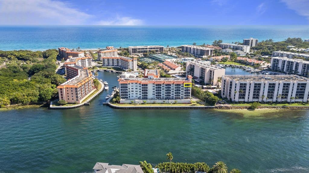 1+1 Condo — 2871 N Ocean Boulevard #V443