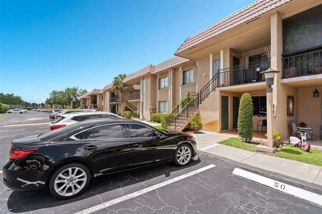 2-bedroom Condo — 197 Lakeview Dr APT 102