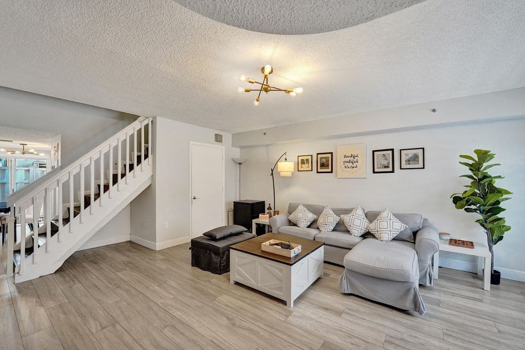 2-bedroom Property — 173 Riviera Circle