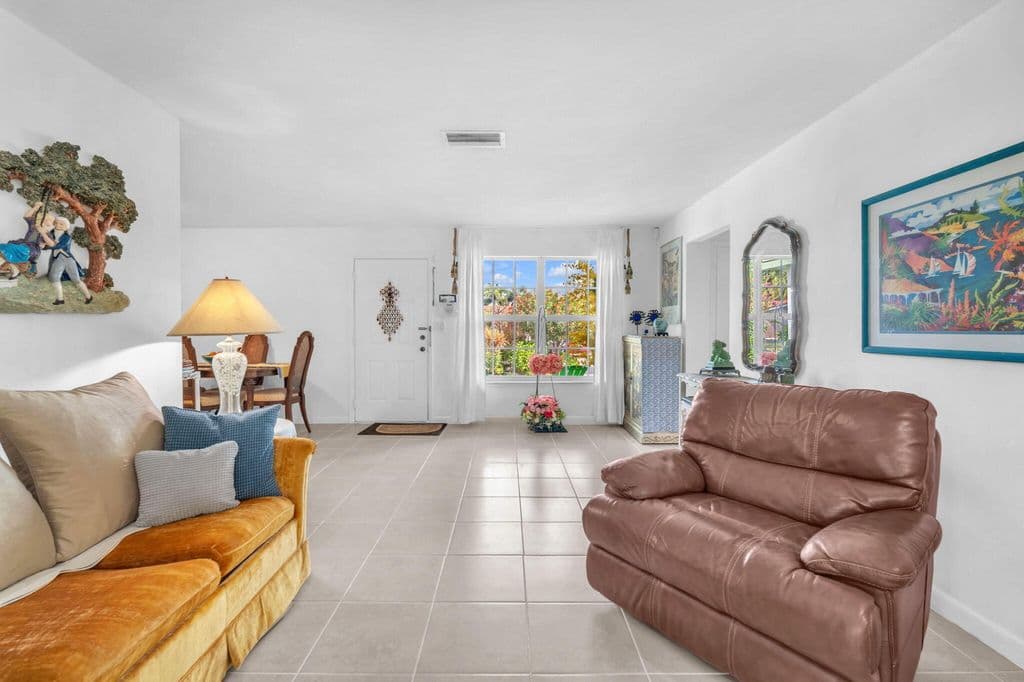 2+1 Müstakil ev — 8380 NW 28TH Street