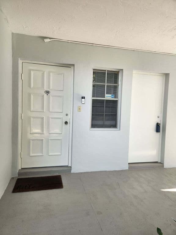 3-bedroom Condo — 3200 N Course Lane #116