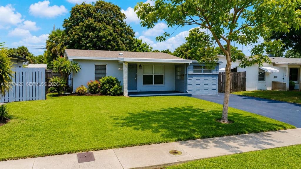 3+1 Müstakil ev — 5225 NE 1st Ave