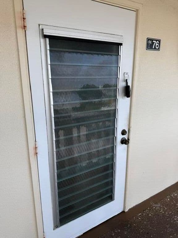 1-bedroom Condo — 76 Markham D