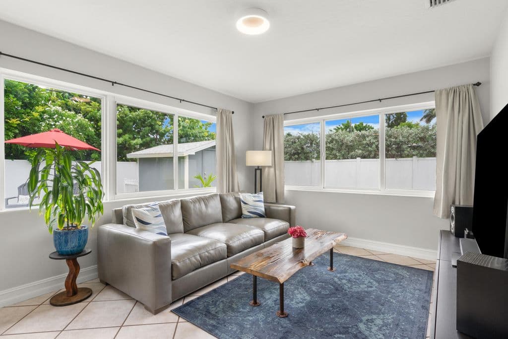 2-bedroom Single-Family Home — 4761 NE 2ND Terrace