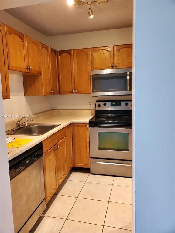 2+1 Condo — 1154 Coral Club Dr #1154