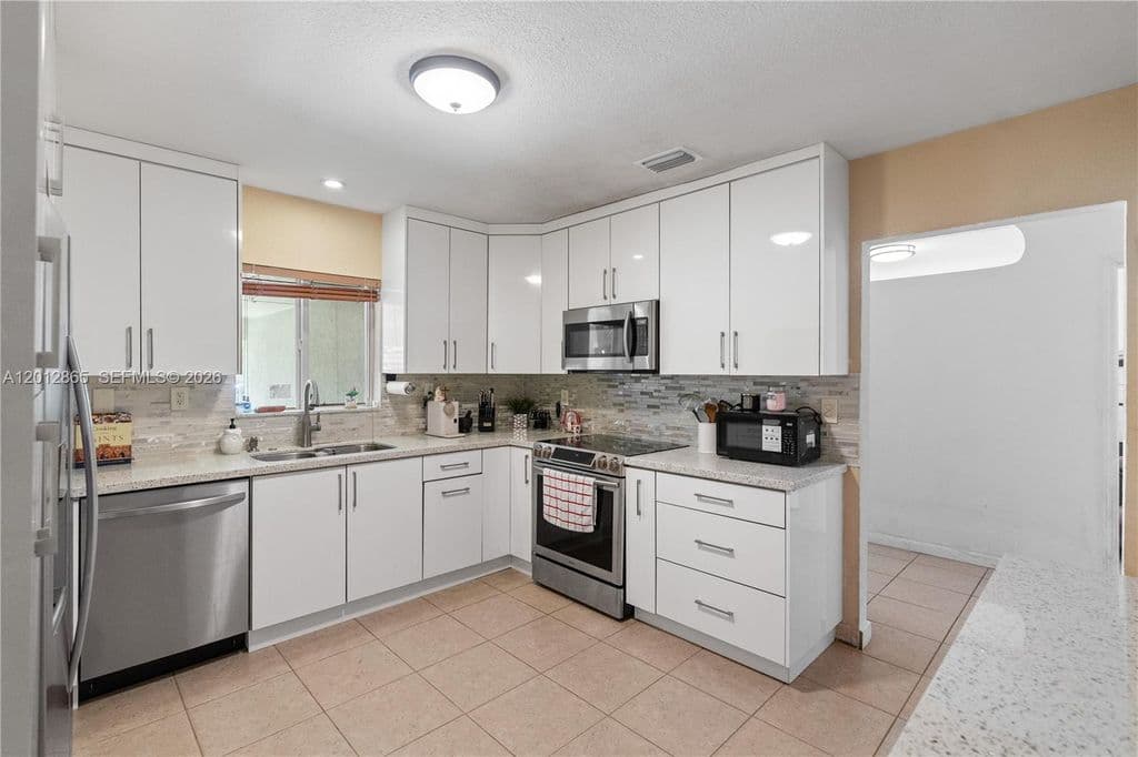 3-bedroom Single-Family Home — 5300 NW 30th Pl
