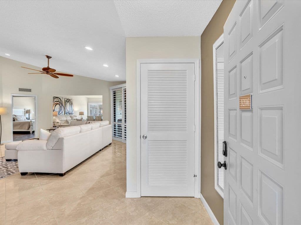 2+1 Condo — 15791 Loch Maree Lane #5206