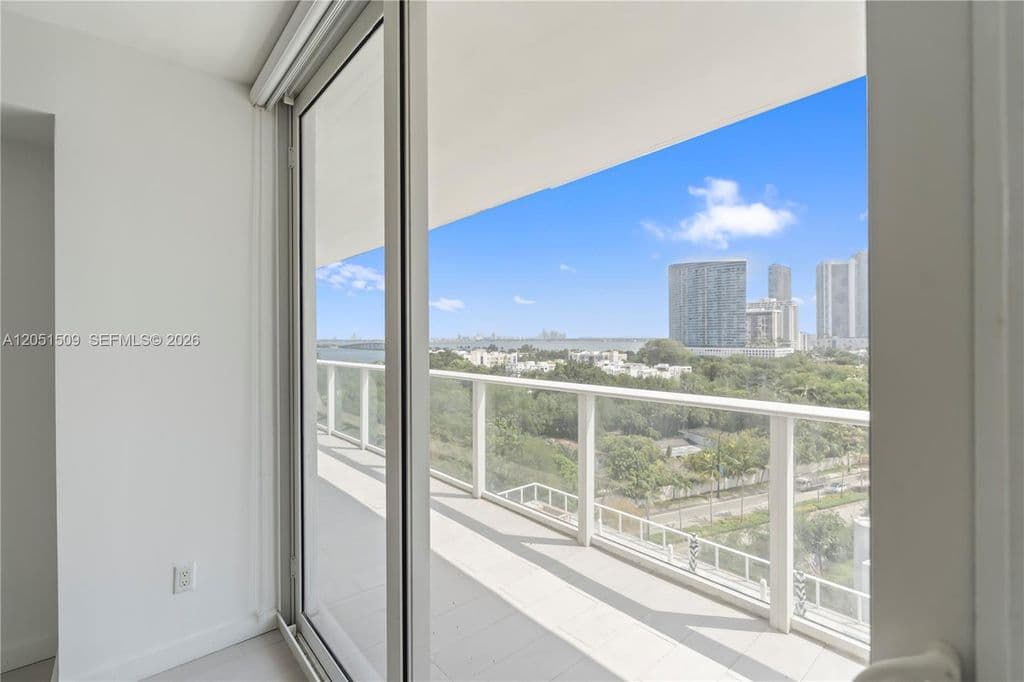 2-bedroom Condo — 4250 Biscayne Blvd APT 1018