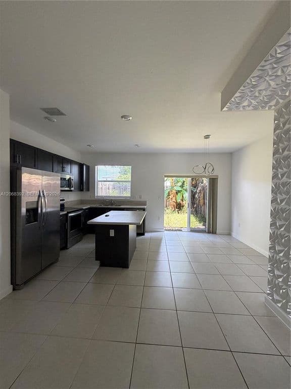 3-bedroom Property — 2739 SE 17th St