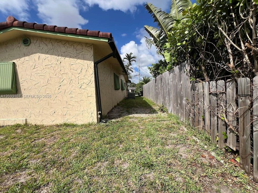 3+1 Müstakil ev — 1881 NW 36th St