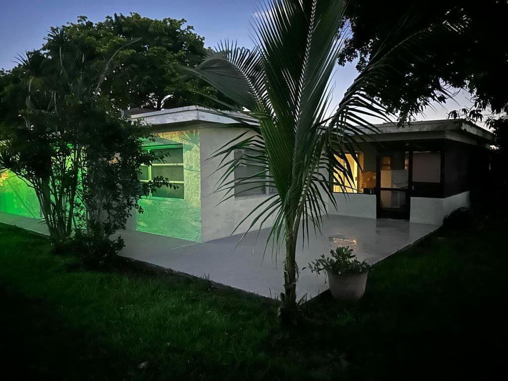 3+1 Müstakil ev — 8211 NW 91st Avenue