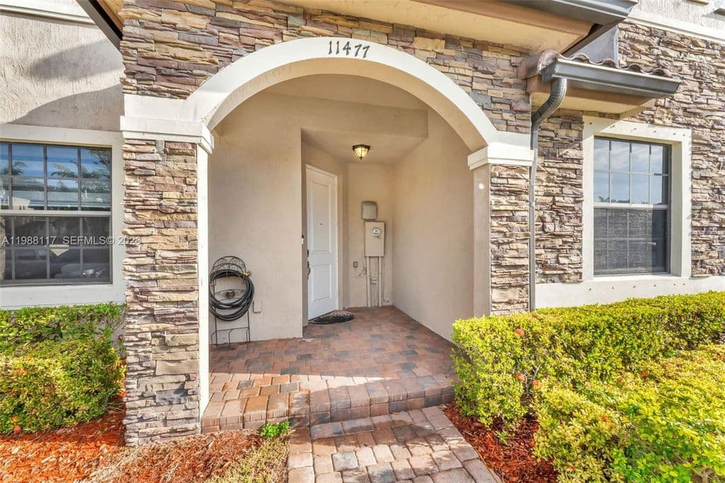 3-bedroom Property — 11477 SW 250th St