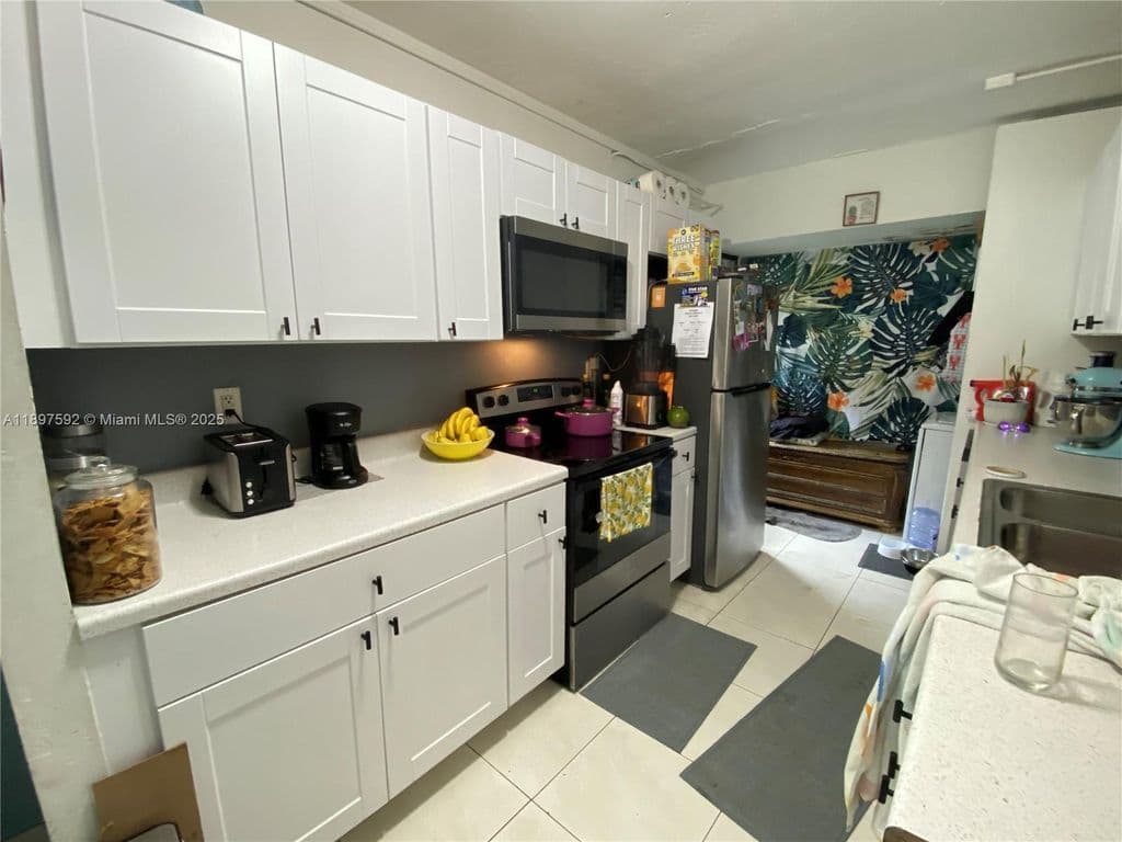 3-bedroom Single-Family Home — 1121 NE 214th St