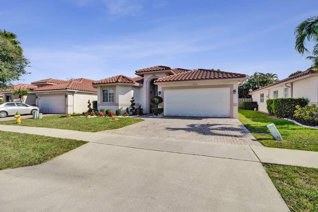 3-bedroom Single-Family Home — 7572 Parkside Lane