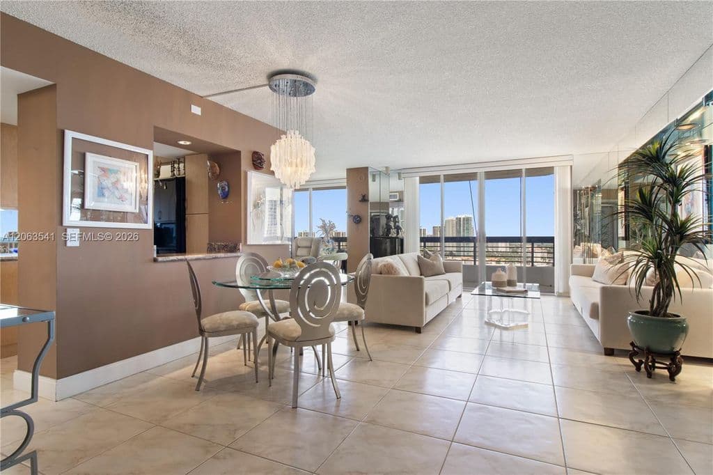 2+1 Condo — 3500 Mystic Pointe Dr APT 2204