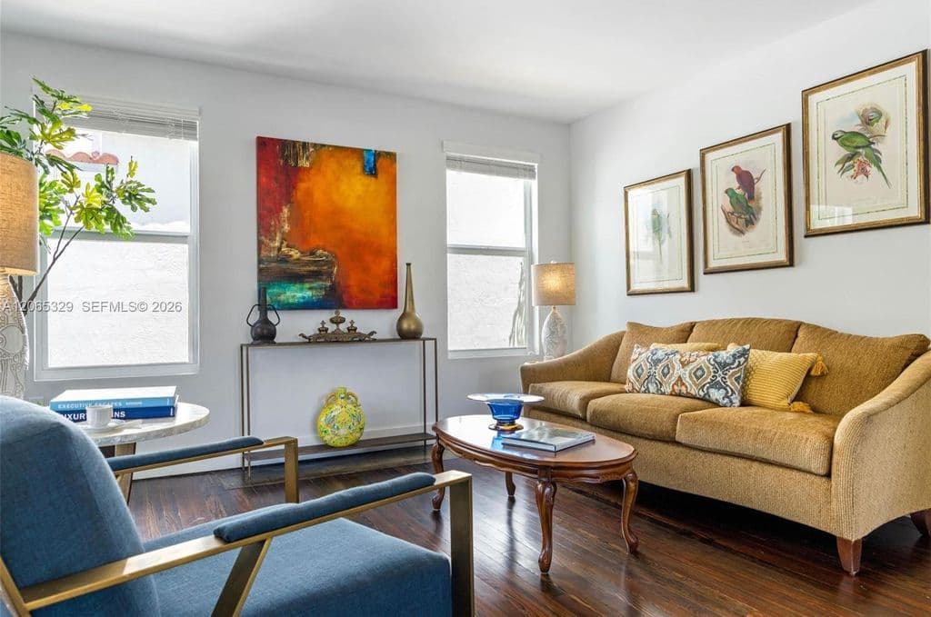 5+1 Müstakil ev — 7121 SW 63rd Ave