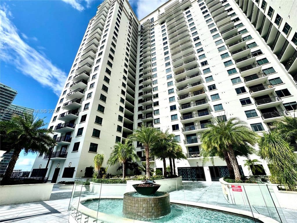 1-bedroom Condo — 999 SW 1st Ave APT 2303