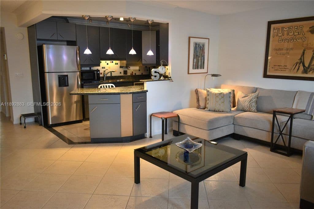 1-bedroom Condo — 2011 Cornwall Dr #A