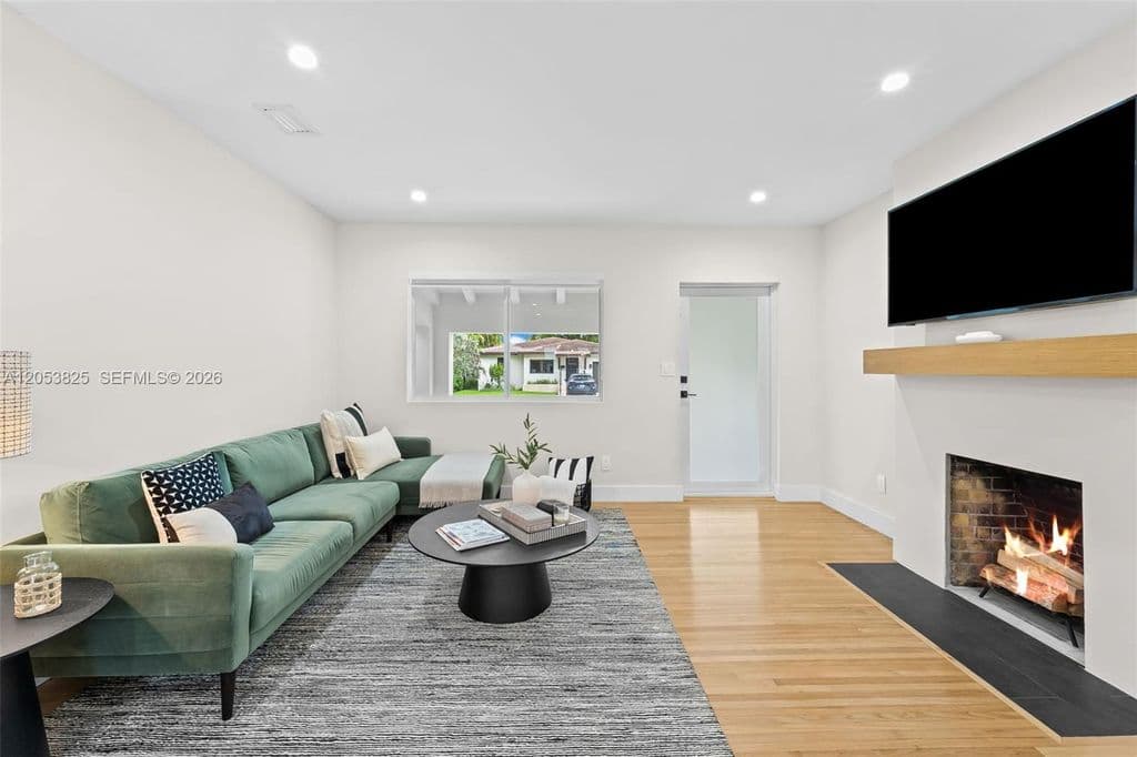 2+1 Müstakil ev — 829 Granada Groves Ct