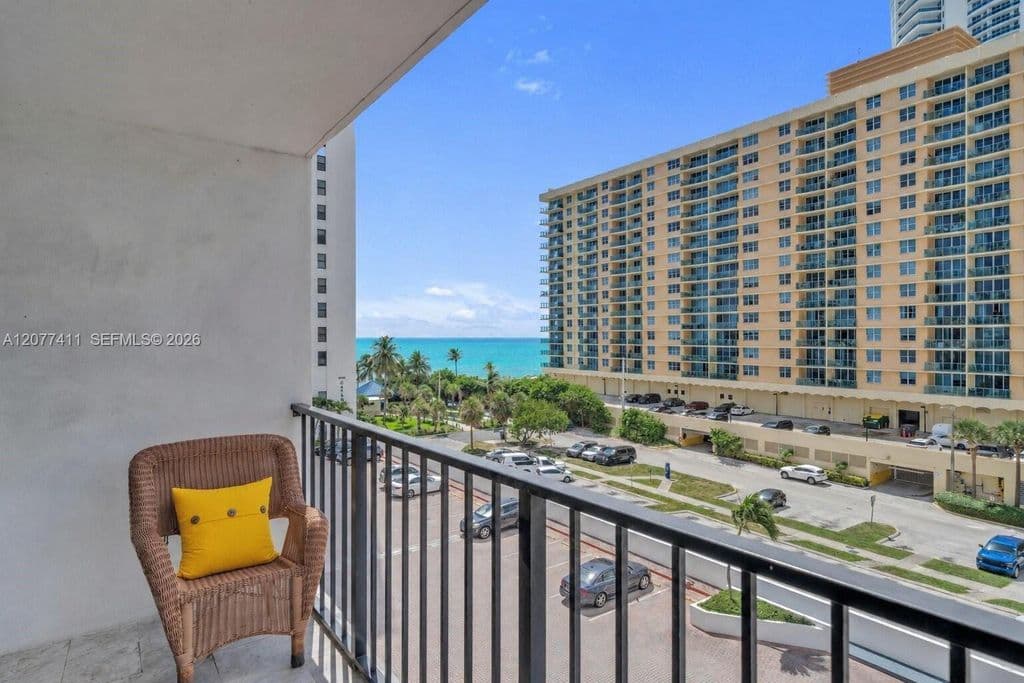 2-bedroom Condo — 2401 S Ocean Dr APT 507