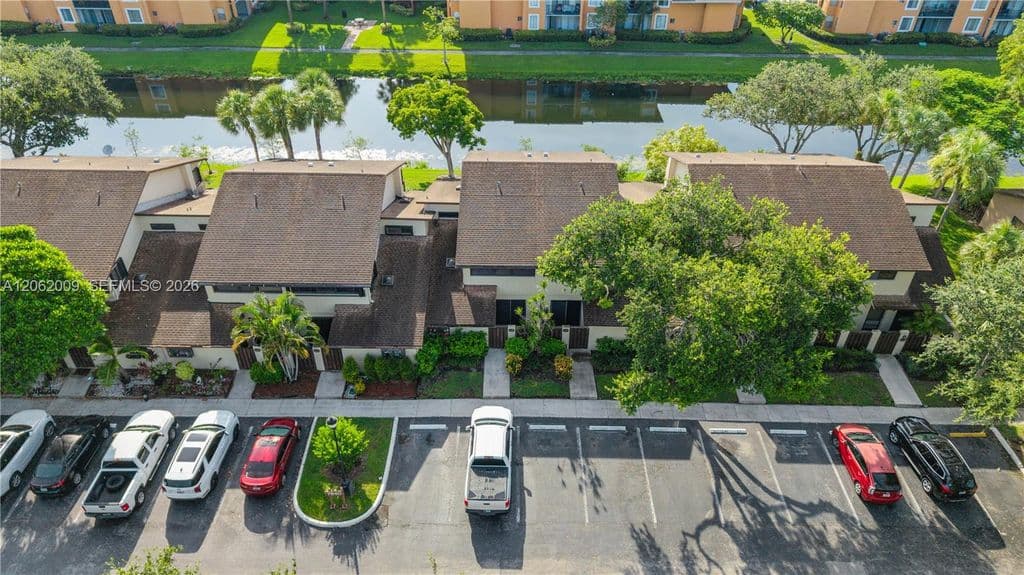 3+1 Mülk — 7640 NW 79th Ave APT L6