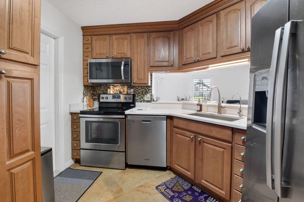 2-bedroom Condo — 10 Vía De Casas Sur #101