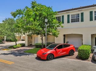 3-bedroom Townhouse — 612 SW 3RD Avenue, Pompano Beach, 33060