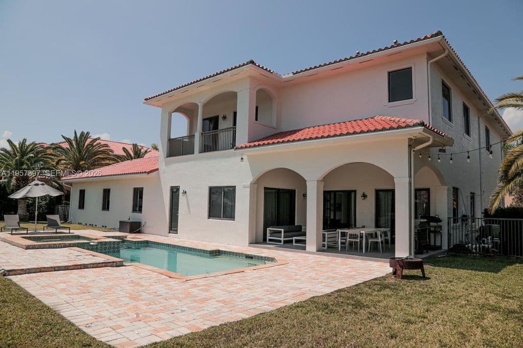 5+1 Müstakil ev — 19209 SW 80th Ct