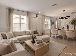 3-bedroom Townhouse — 623 SW 146th Ter, Pembroke Pines, 33027