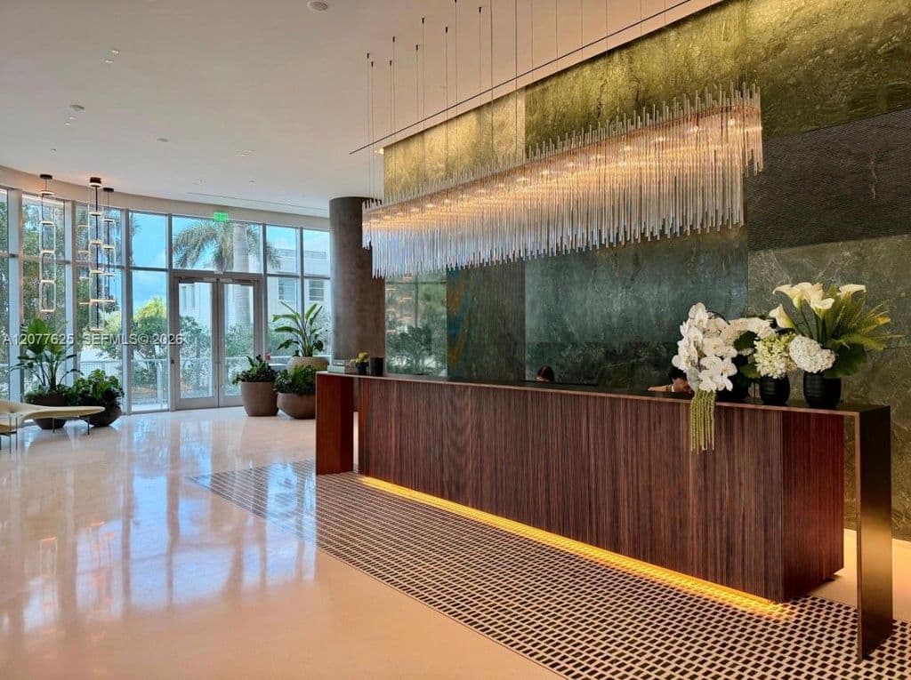2-bedroom Property — 1400 Biscayne Blvd #1802