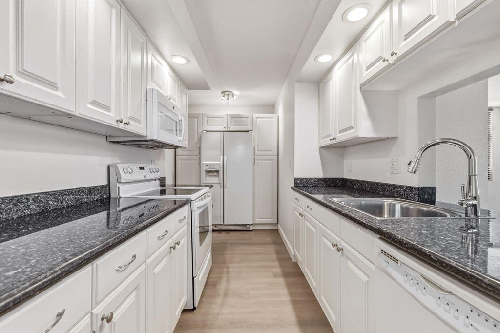 2-bedroom Condo — 777 S Federal Highway #Rp301