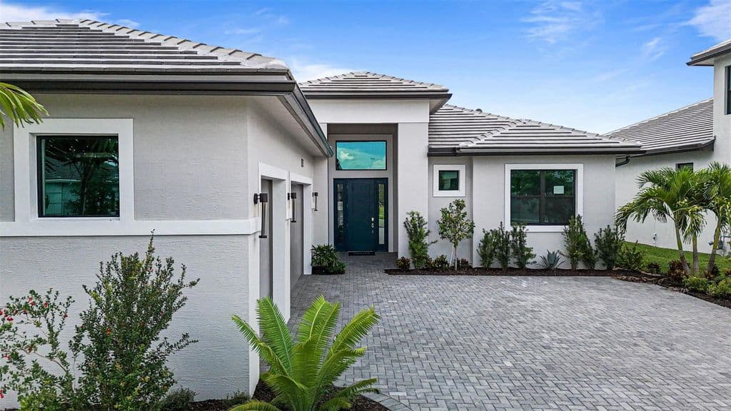 3-bedroom Single-Family Home — 5303 Saint Armands Way
