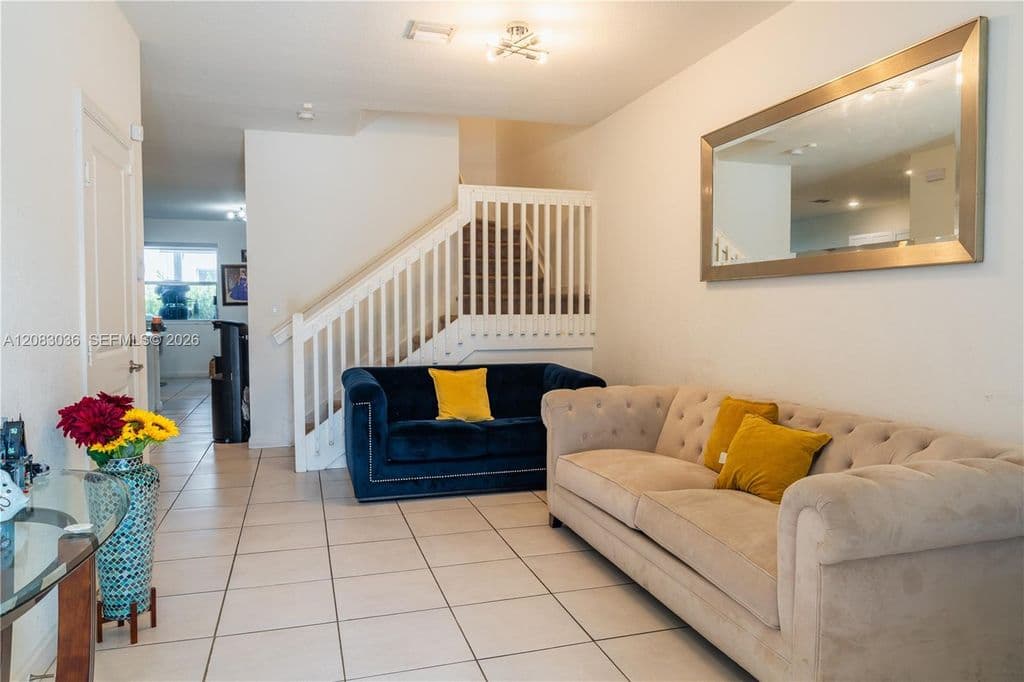 4+1 Mülk — 2641 SE 12th St