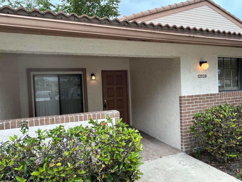 3+1 Condo — 12028 ROYAL PALM Boulevard #3-F