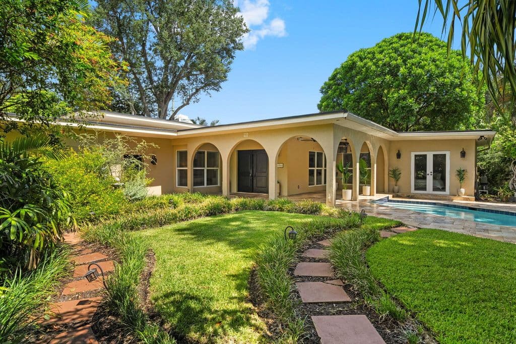 3-bedroom Single-Family Home — 901 SE 6TH Street