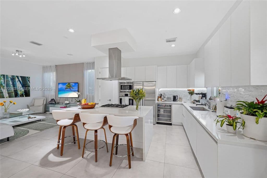 6+1 Müstakil ev — 7515 NW 99th Ave