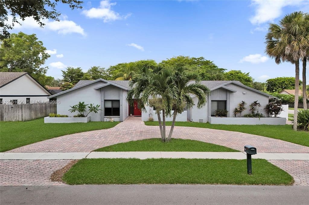 4+1 Müstakil ev — 1221 NW 78th Ave